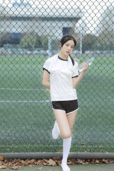 砸钱宝马女